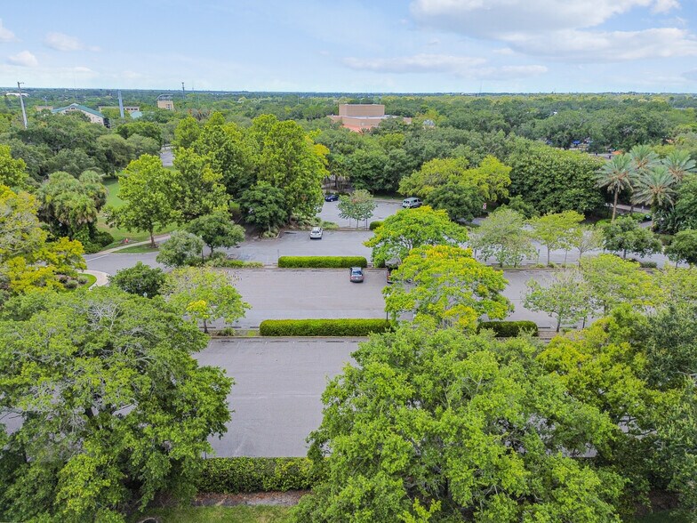 More Photos Of 300 E Bay Dr, Largo Office For Lease