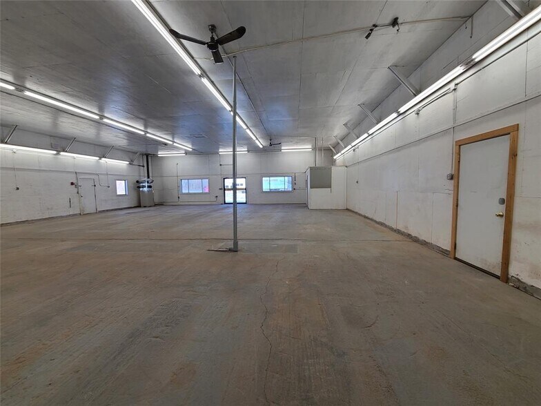 More Photos Of 4547 State Route 52, Jeffersonville Auto Repair For Sale