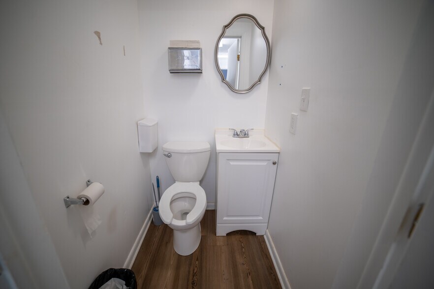 More Photos Of 120 Sturges Ave, Mansfield Medical For Sale