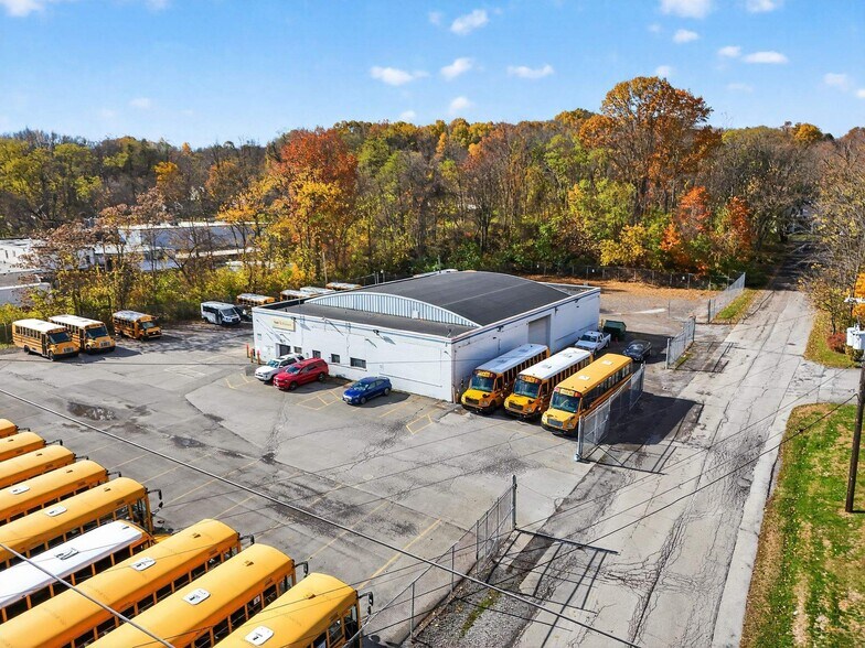 More Photos Of 905 Sampson St, New Castle Service For Sale