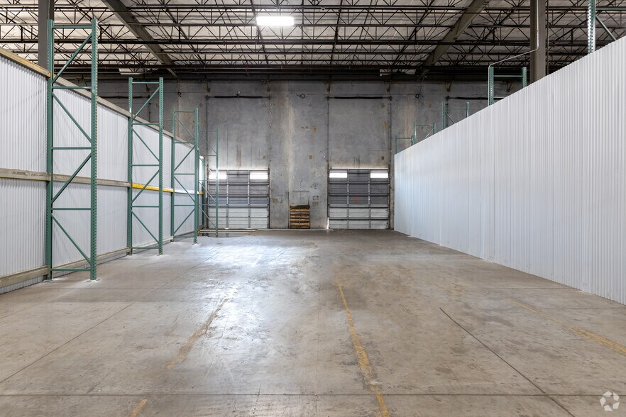 More Photos Of 2507 Investors Row, Orlando Distribution For Lease