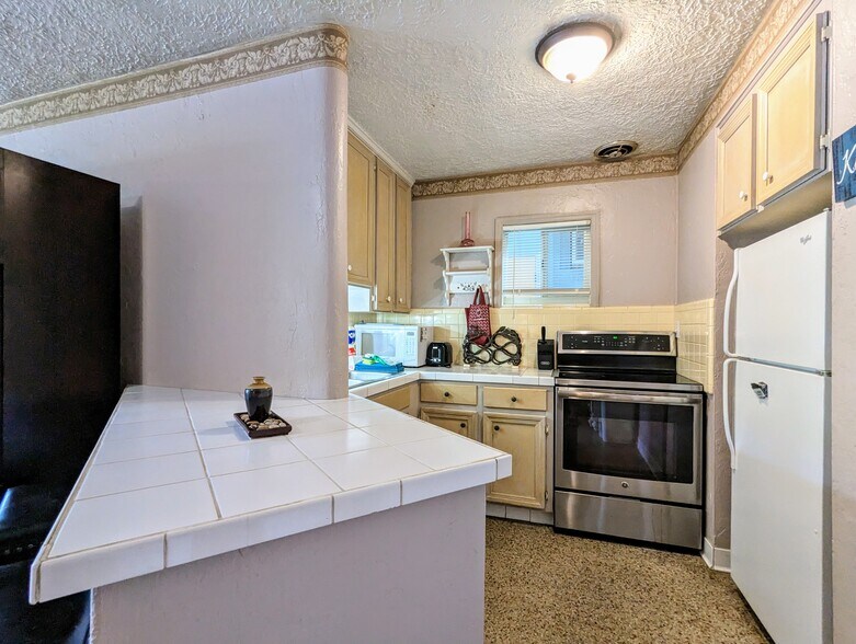 More Photos Of 206 9th Ave NE, Saint Petersburg Apartments For Sale