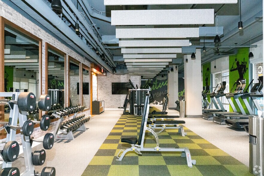 More Photos Of 3400 S Clark St, Arlington Apartments For Lease