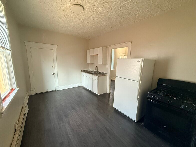 More Photos Of 1762 Cleveland Ave, Norwood Apartments For Sale