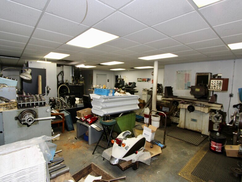 More Photos Of 44 Southbridge Rd, Dudley Light Manufacturing For Sale