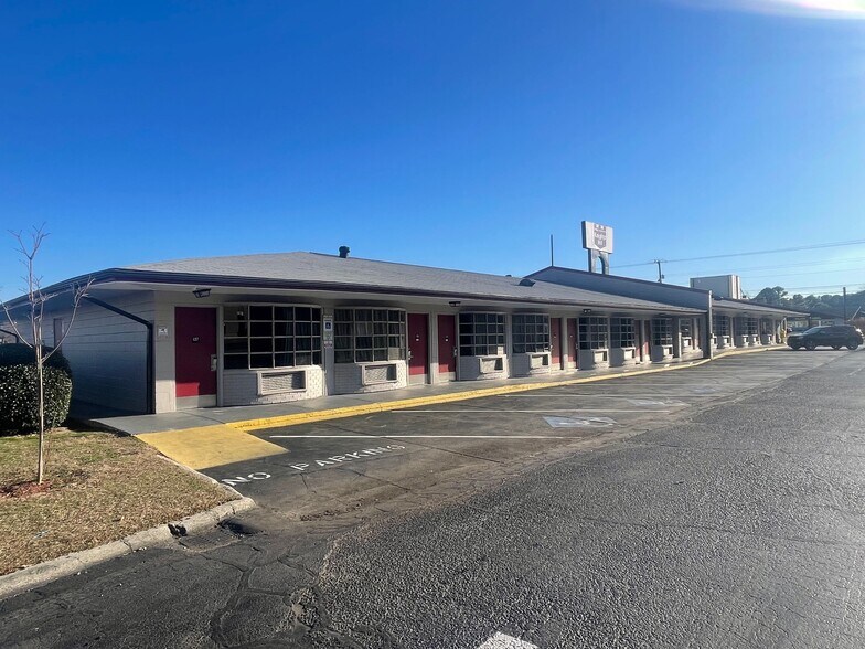 More Photos Of 2848 Bragg Blvd, Fayetteville Hotel For Sale