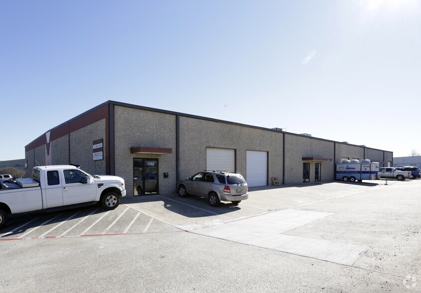 Primary Photo Of 1746-1764 Jay Ell Dr, Richardson Light Distribution For Lease