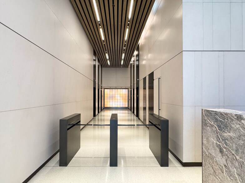 More Photos Of 270 Madison Ave, New York Office For Lease