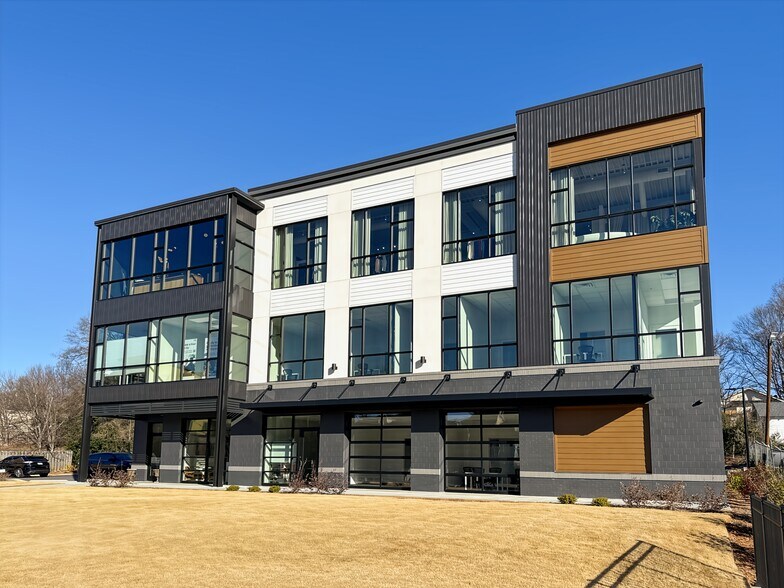 More Photos Of 17 E Stone Ave, Greenville Coworking Space