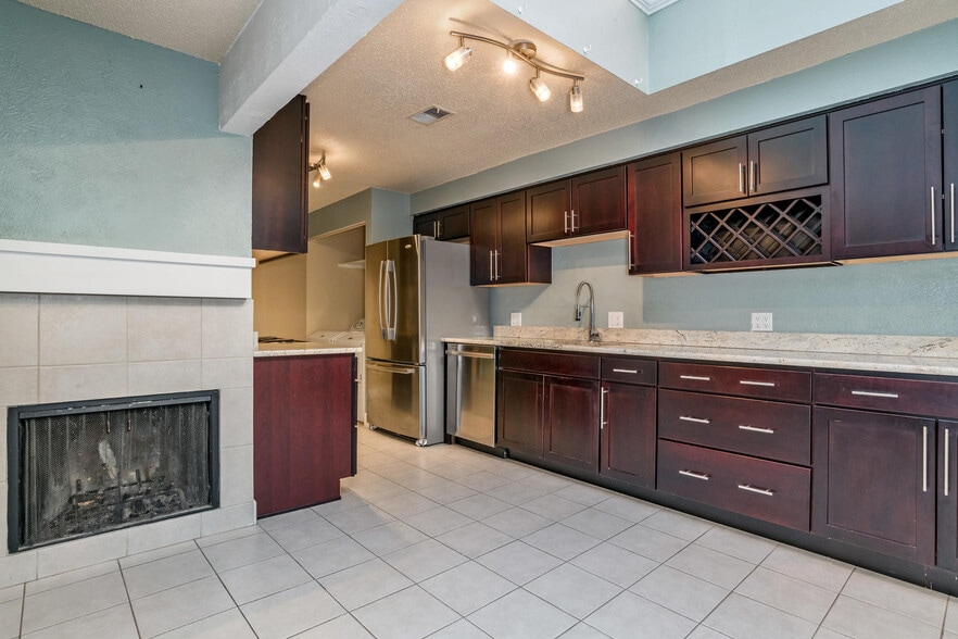 More Photos Of 2805-2901 S Locust St, Denver Apartments For Sale