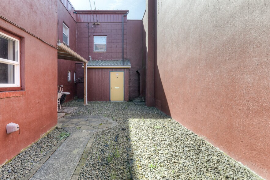 More Photos Of 112 East State St, Mossyrock Storefront Retail Residential For Sale