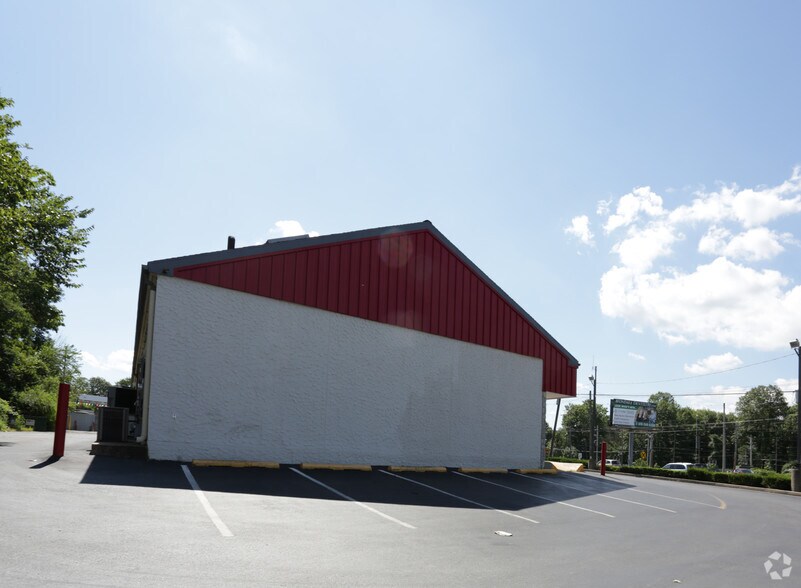 More Photos Of 81 Baltimore Pike, Avondale Restaurant For Lease