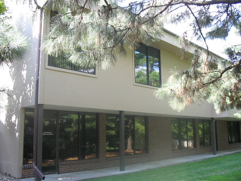 More Photos Of 1650 S 70th St, Lincoln Office For Lease