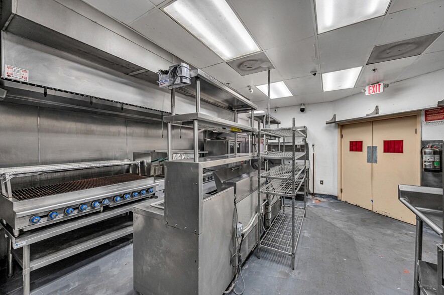 More Photos Of 223 Valencia Ave, Coral Gables Restaurant For Lease
