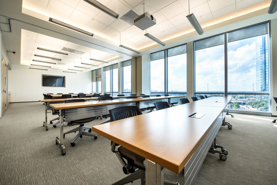 More Photos Of 3737 Buffalo Speedway Ave, Houston Office For Sale