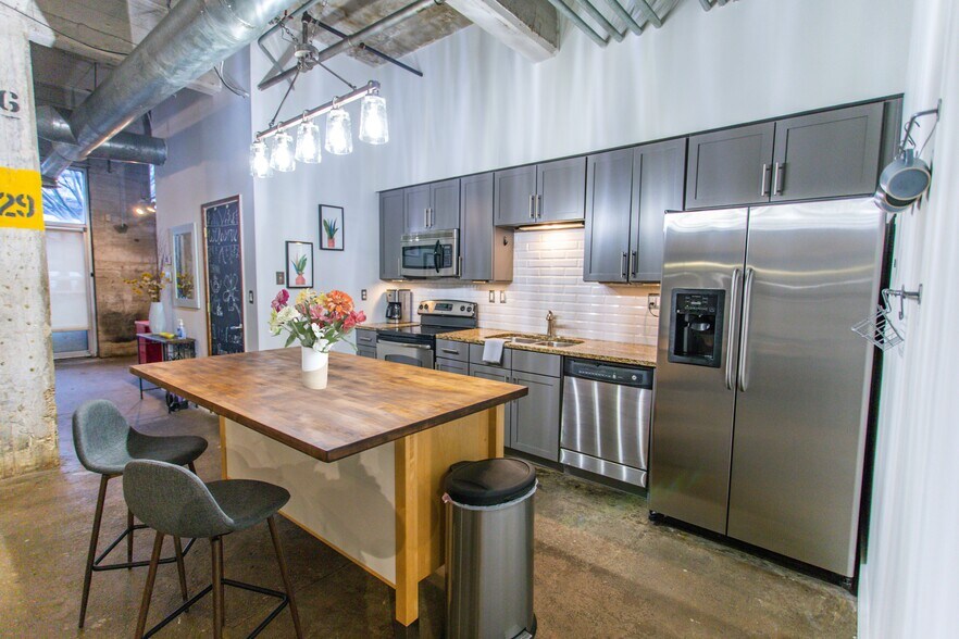 More Photos Of 659 Auburn Ave, Atlanta Loft Creative Space For Sale