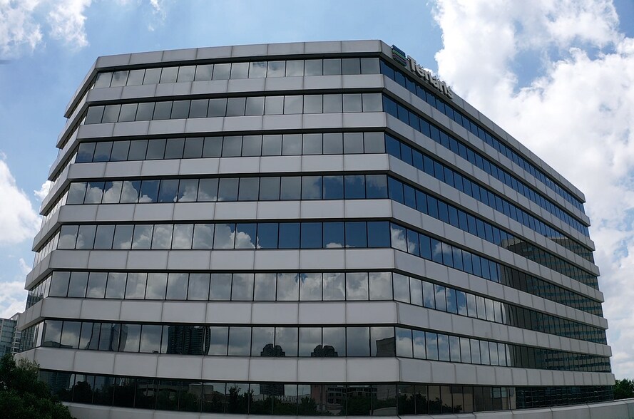 More Photos Of 2200 West Loop South, Houston Office For Lease