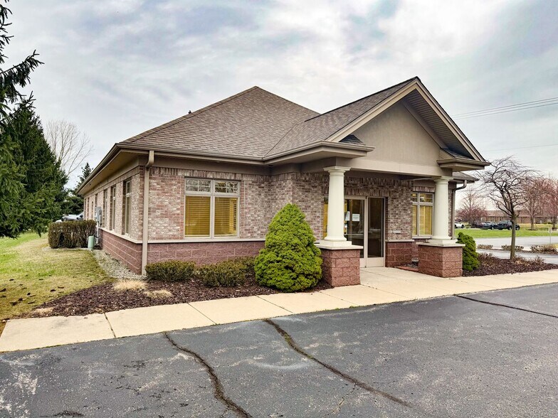 More Photos Of 700 W Randall St, Coopersville Office For Sale