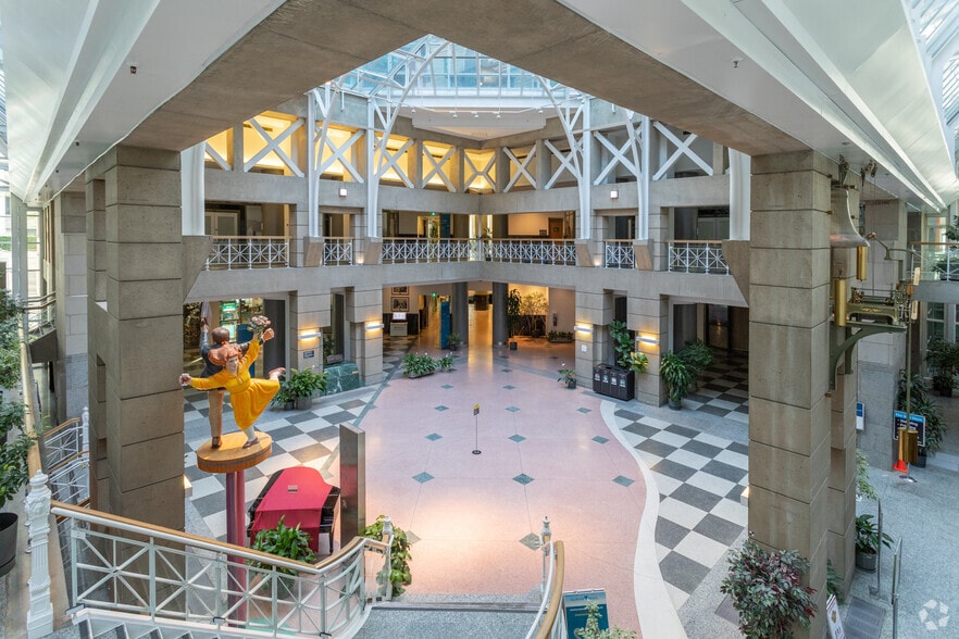 More Photos Of 757 W Hastings St, Vancouver Office For Lease