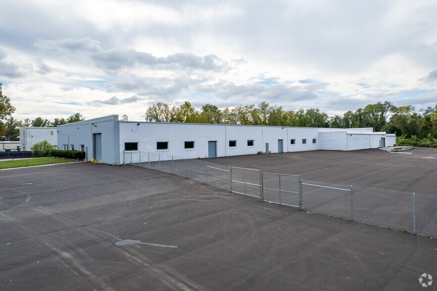 More Photos Of 822 Central Ave, Linthicum Heights Industrial For Sale