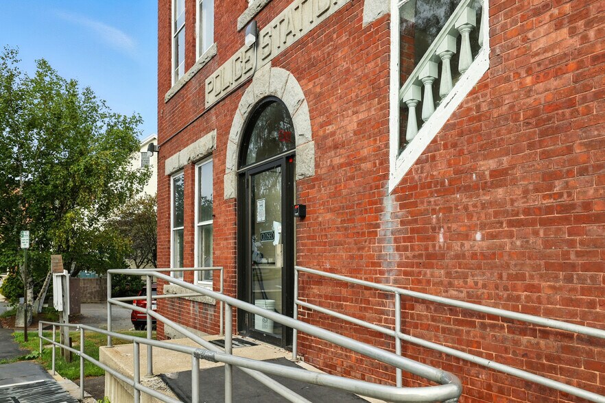 More Photos Of 3 Merrimack St, Penacook Office For Sale