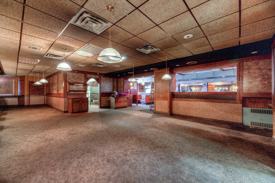 More Photos Of 421 7th St E, Saint Paul Restaurant For Sale