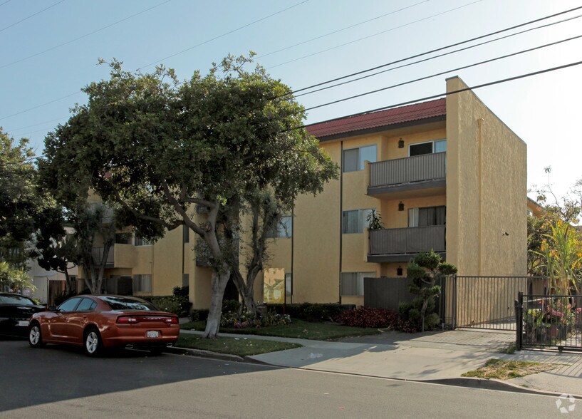 More Photos Of 15115 S Raymond Ave, Gardena Apartments For Sale
