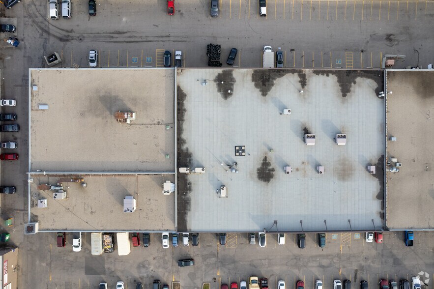 More Photos Of 1830 52nd St SE, Calgary Showroom For Lease