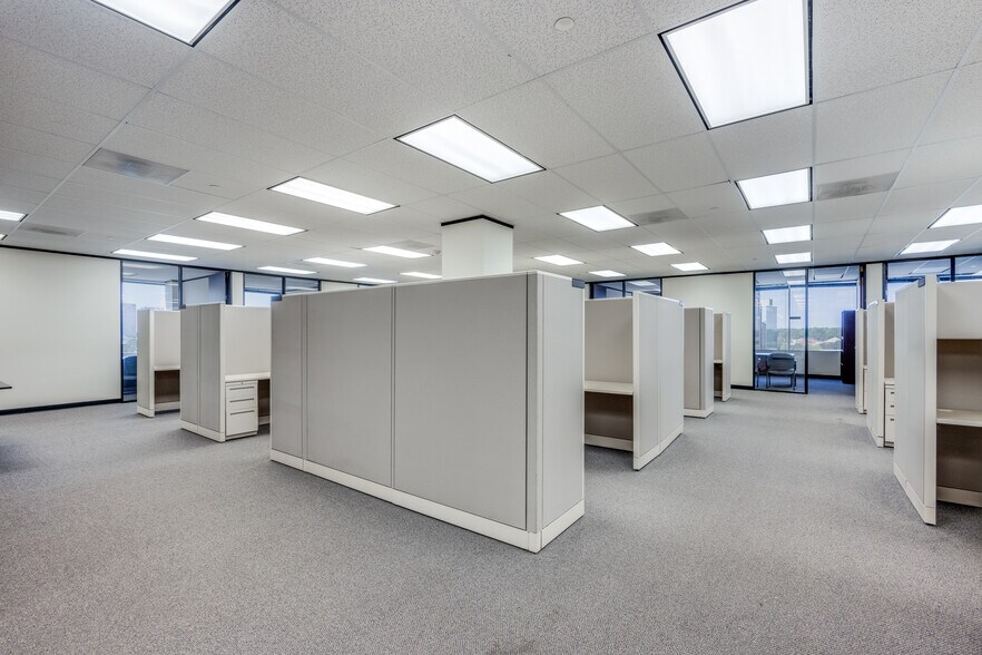 More Photos Of 2929 Briarpark Dr, Houston Office For Sale