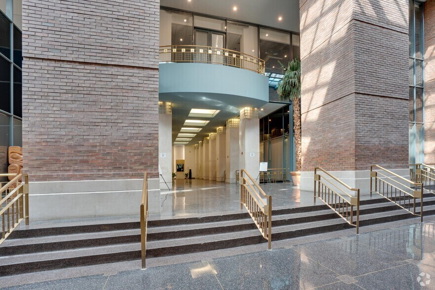 More Photos Of 651-659 W Washington Blvd, Chicago Office For Lease