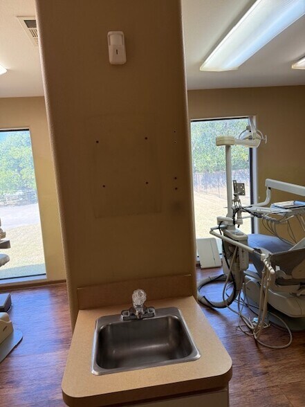 More Photos Of 9200 White Settlement Rd, Fort Worth Medical For Sale