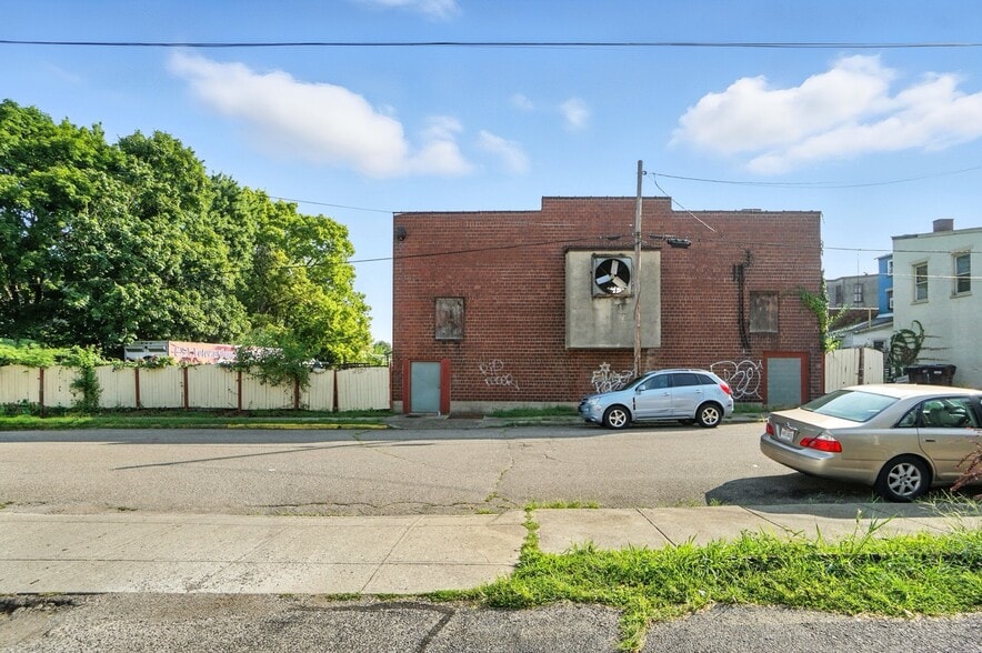 More Photos Of 6105-6117 Vine St, Cincinnati Storefront Retail Residential For Sale