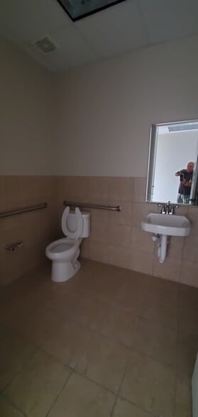 More Photos Of 16000 Park Ten Pl, Houston Medical For Sale