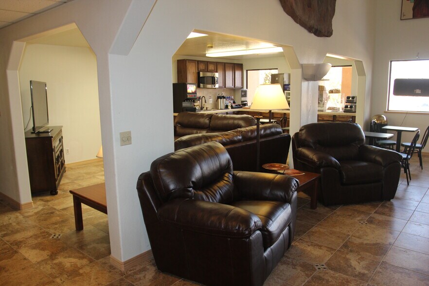 More Photos Of MM 28 Highway 276 Lodge, Lake Powell Hotel For Sale
