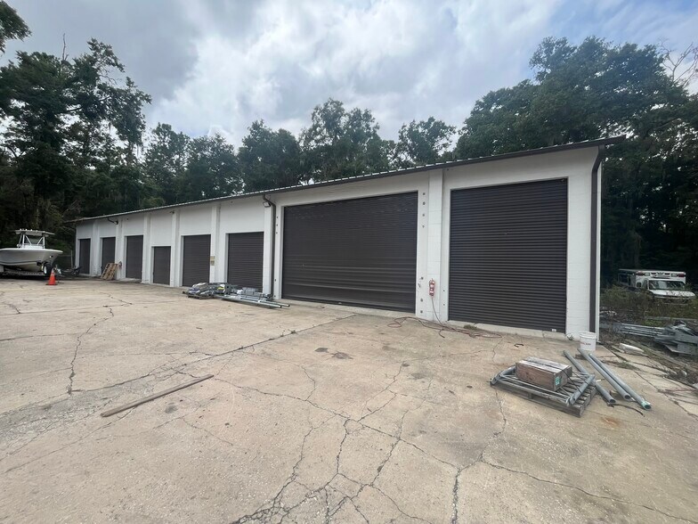 More Photos Of 2530 NE 36th Ave, Ocala Warehouse For Lease