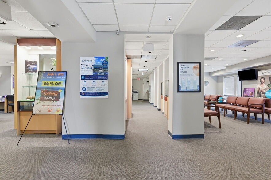 More Photos Of 1568 Woodbourne Rd, Levittown Office For Lease