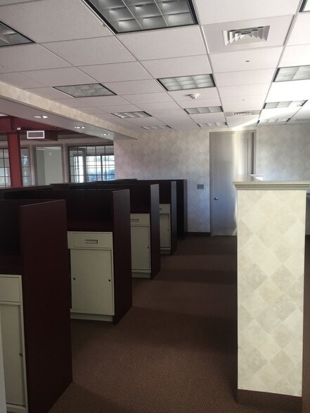 More Photos Of 880 Schechter Dr, Wilkes Barre Township Bank For Sale