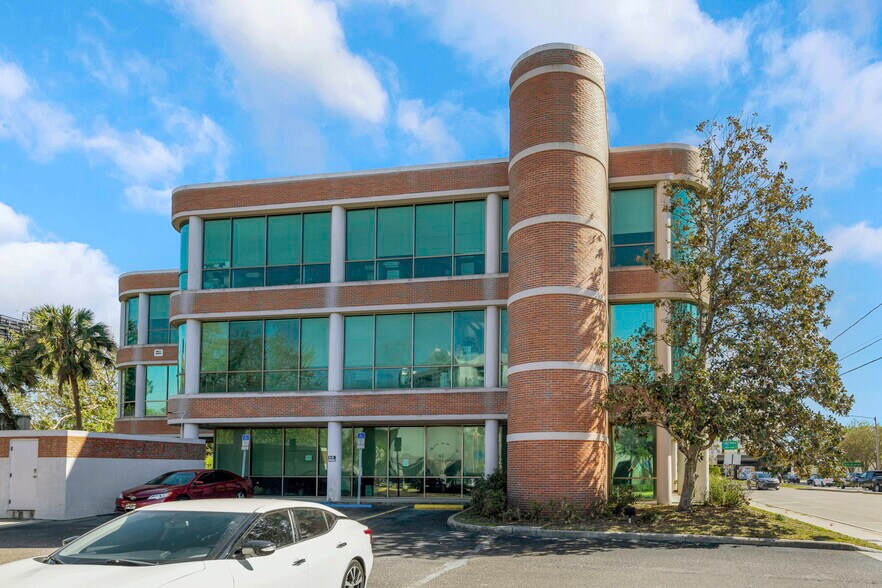 More Photos Of 701 N Westshore Blvd, Tampa Coworking Space