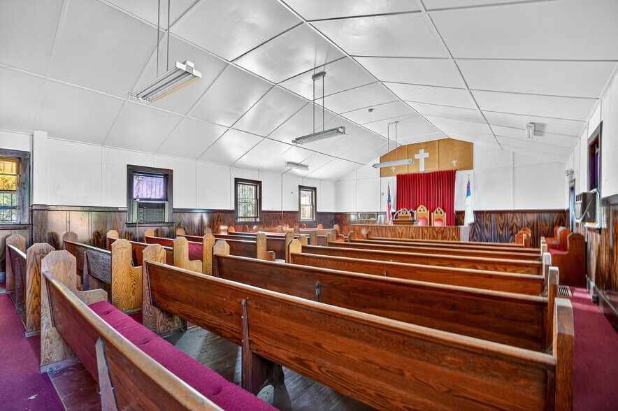 More Photos Of 61 New St, Montclair Specialty For Sale