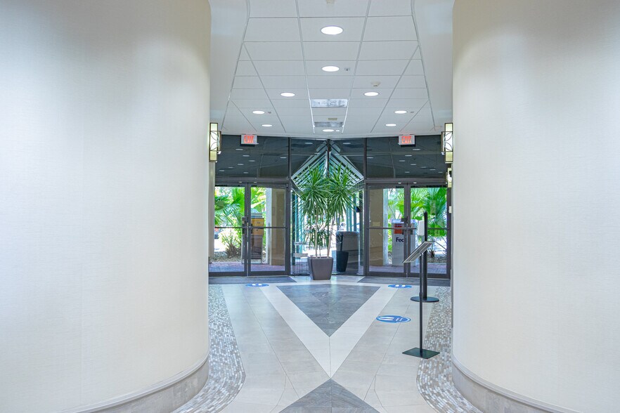 More Photos Of 15450 New Barn Rd, Miami Lakes Loft Creative Space For Lease