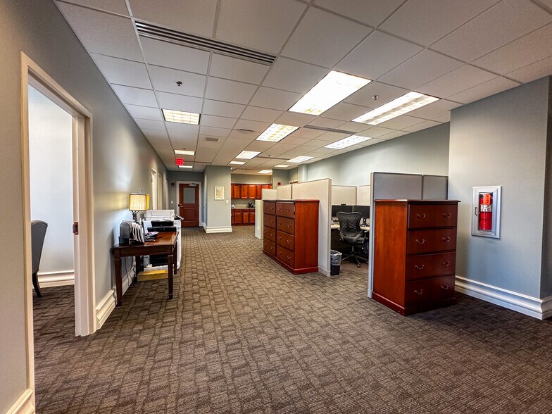 More Photos Of 100 Church St SW, Huntsville Office Residential For Lease