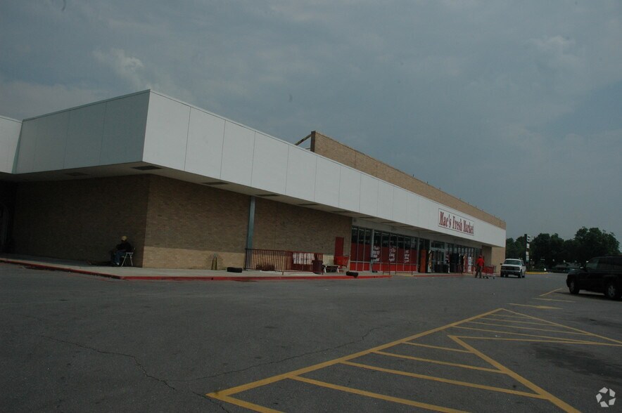 Primary Photo Of 1419-1425 Winnsboro Rd, Monroe Storefront For Lease