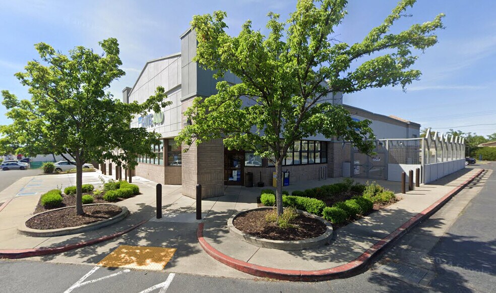More Photos Of 526 E Bidwell St, Folsom Drugstore For Lease