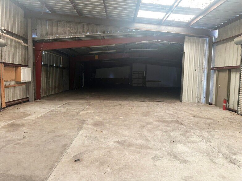 More Photos Of 1424 N Gulf Ave, Crystal River Self Storage For Lease