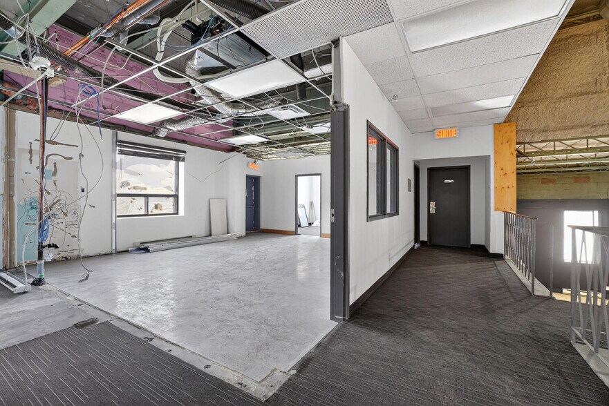 More Photos Of 3901 Rue Bannantyne, Verdun General Retail For Lease