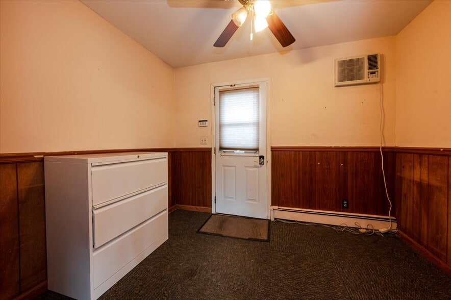 More Photos Of 930 Sunrise Hwy, North Babylon Office For Sale