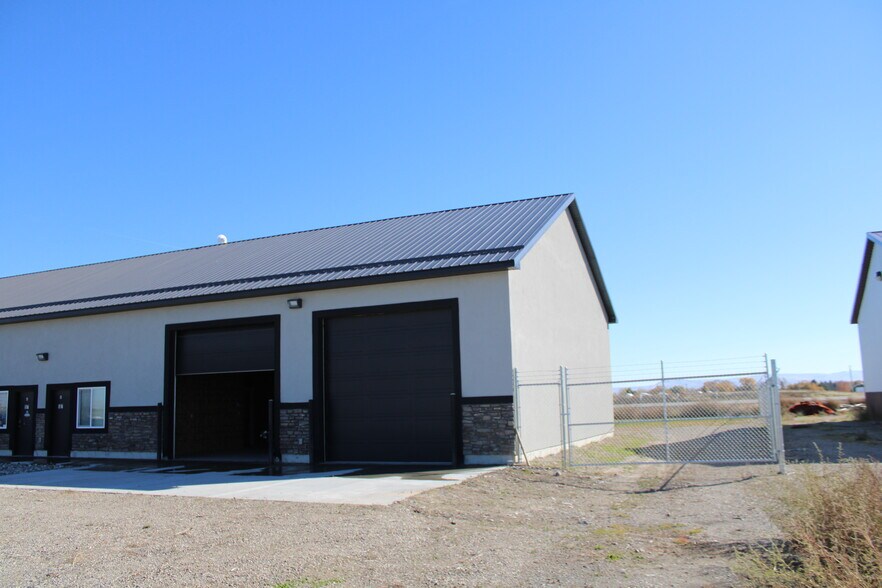 More Photos Of 57 W 465 N, Blackfoot Light Manufacturing For Lease