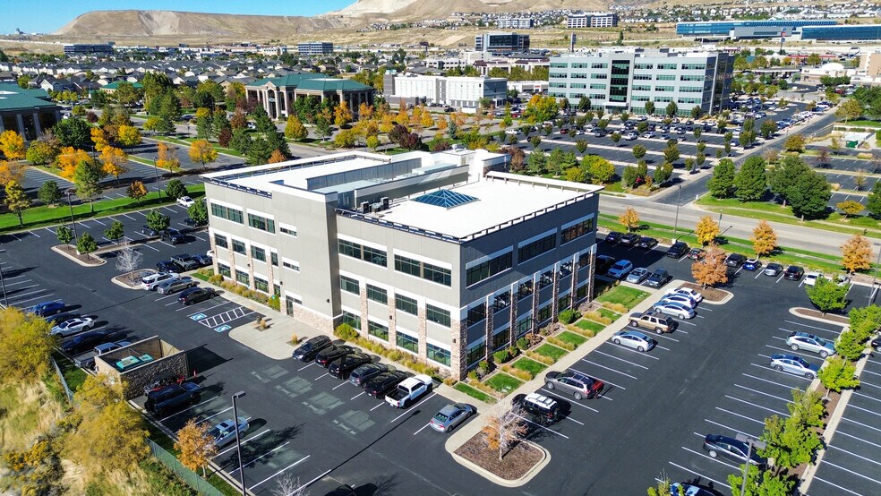 More Photos Of 3049 W Executive Pky, Lehi Office For Lease
