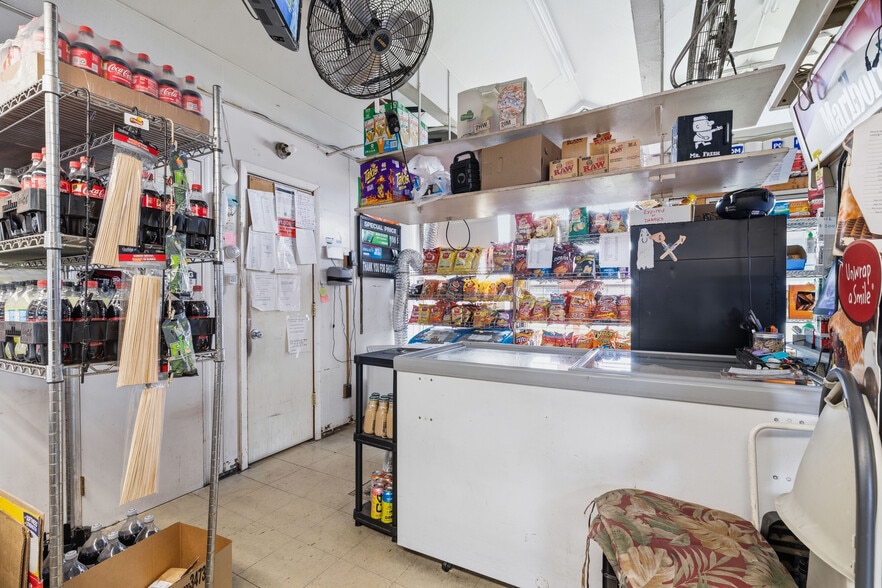 More Photos Of 14650 Champaign Rd, Allen Park General Retail For Sale