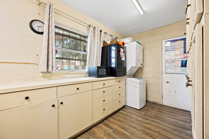 More Photos Of 203 Laurel St, Palatka Office For Sale